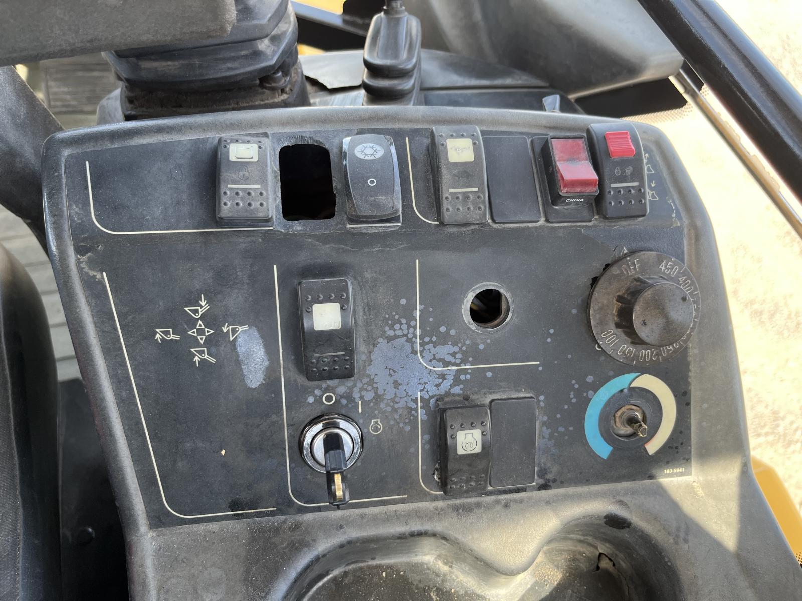 ./imagenes/INVOICE/2019/15623/CARGADOR FRONTAL CATERPILLAR 908 (20).JPG